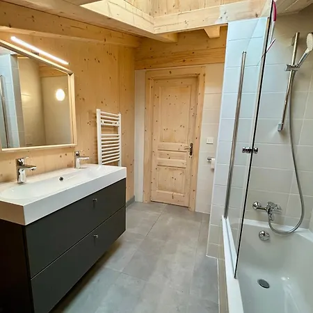 Des Freinets : Proche Centre De Et Au Calme Chalet *